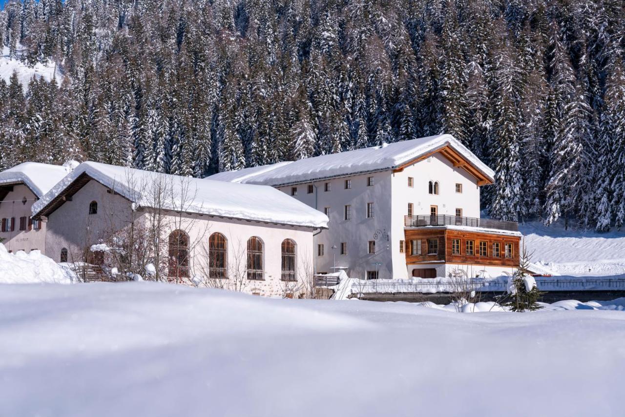 Zum Hirschen Boutique Hotel Val Di Non أونسيري لِييبي فراوْ إيم المظهر الخارجي الصورة