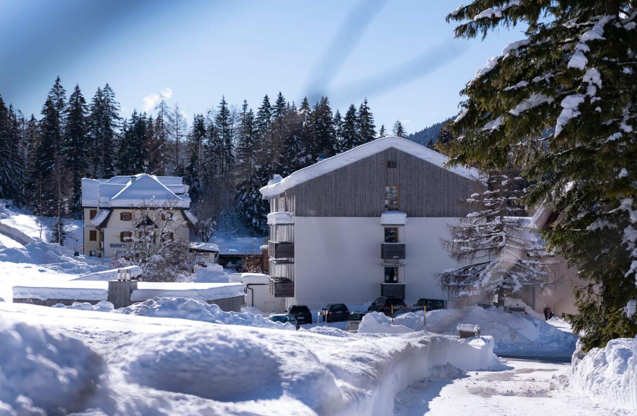 Zum Hirschen Boutique Hotel Val Di Non أونسيري لِييبي فراوْ إيم المظهر الخارجي الصورة