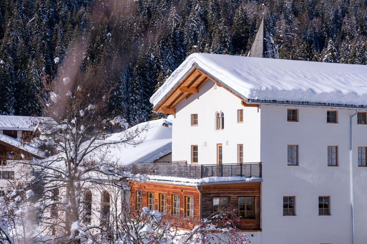Zum Hirschen Boutique Hotel Val Di Non أونسيري لِييبي فراوْ إيم المظهر الخارجي الصورة