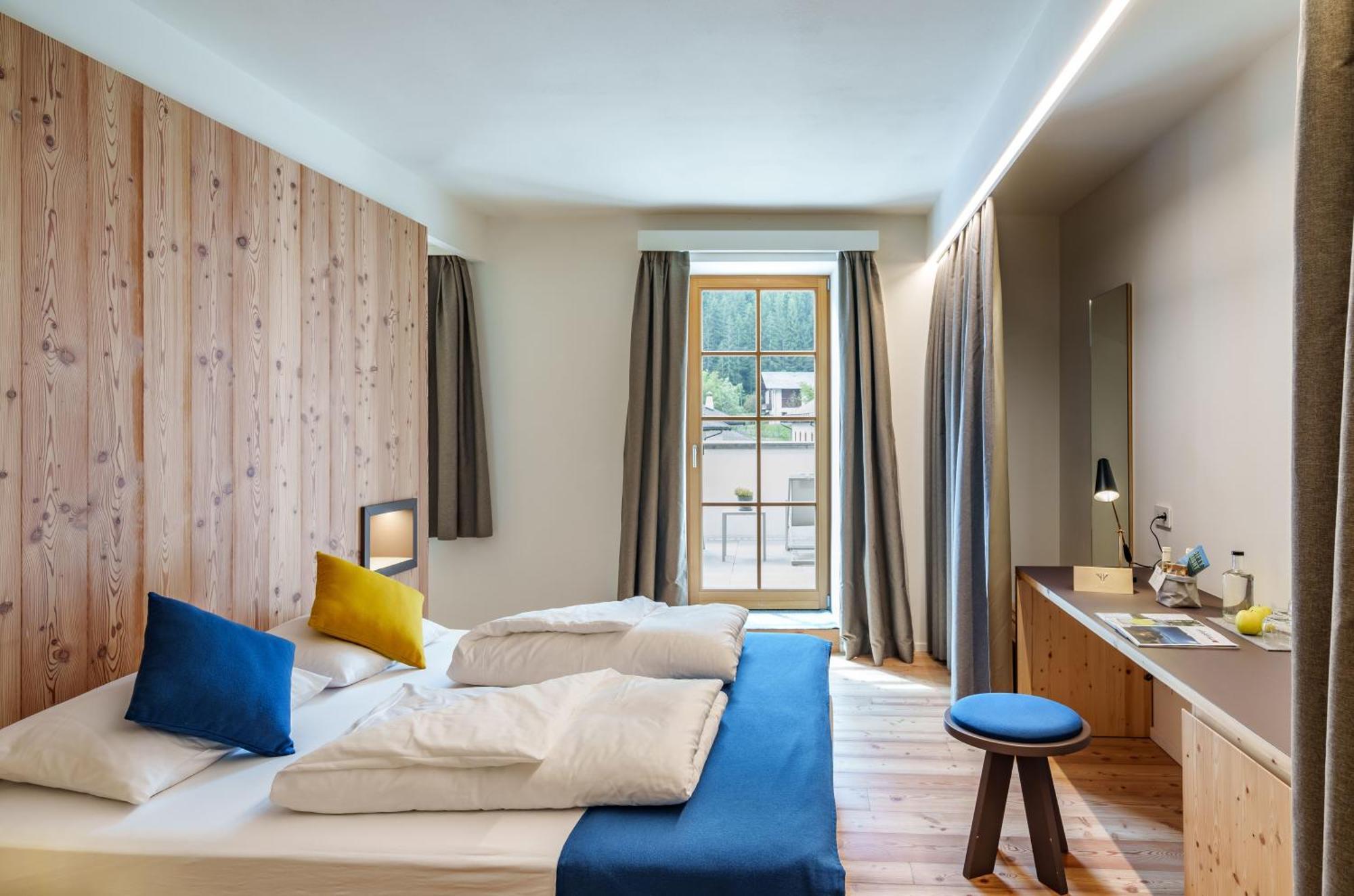 Zum Hirschen Boutique Hotel Val Di Non أونسيري لِييبي فراوْ إيم المظهر الخارجي الصورة