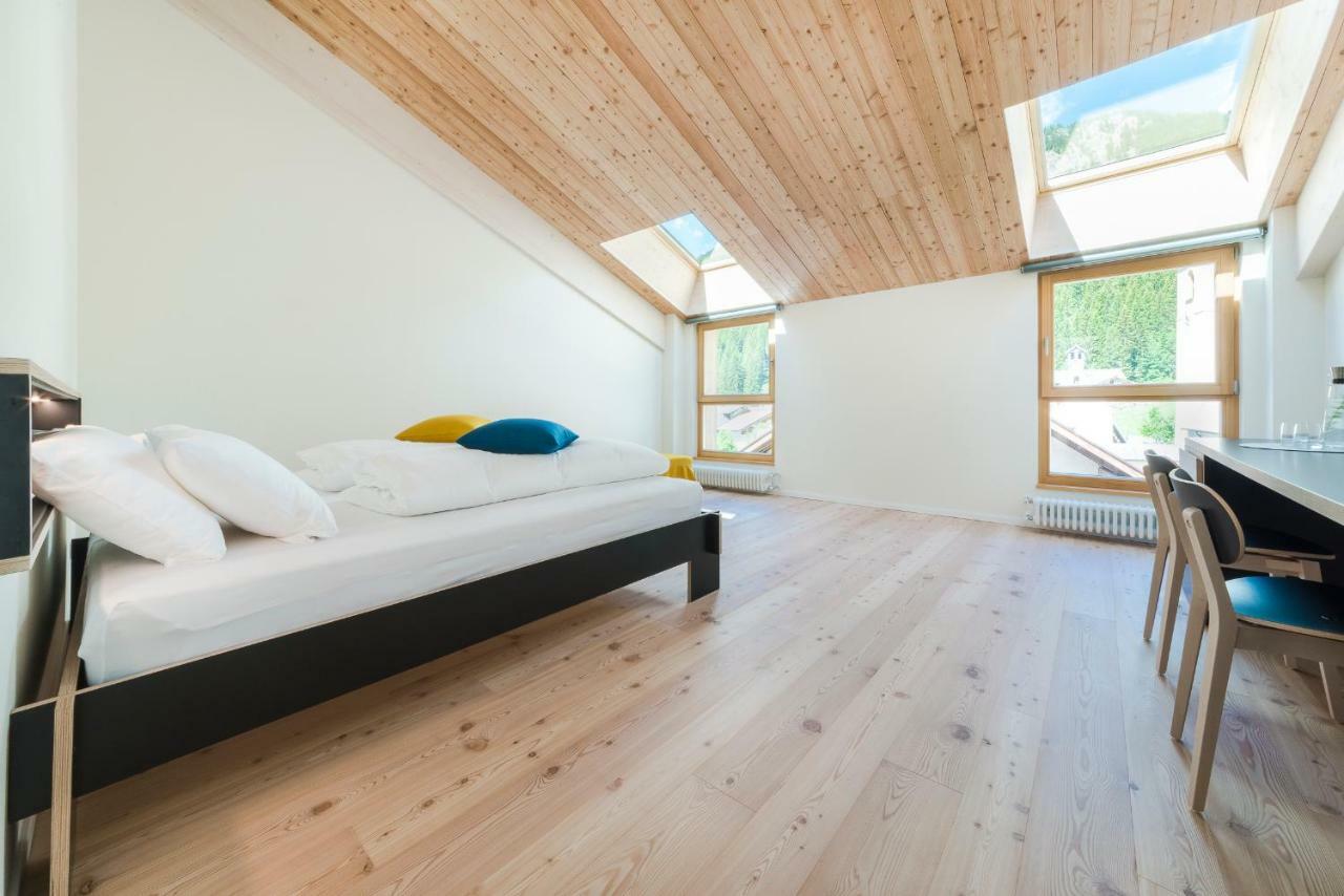 Zum Hirschen Boutique Hotel Val Di Non أونسيري لِييبي فراوْ إيم المظهر الخارجي الصورة